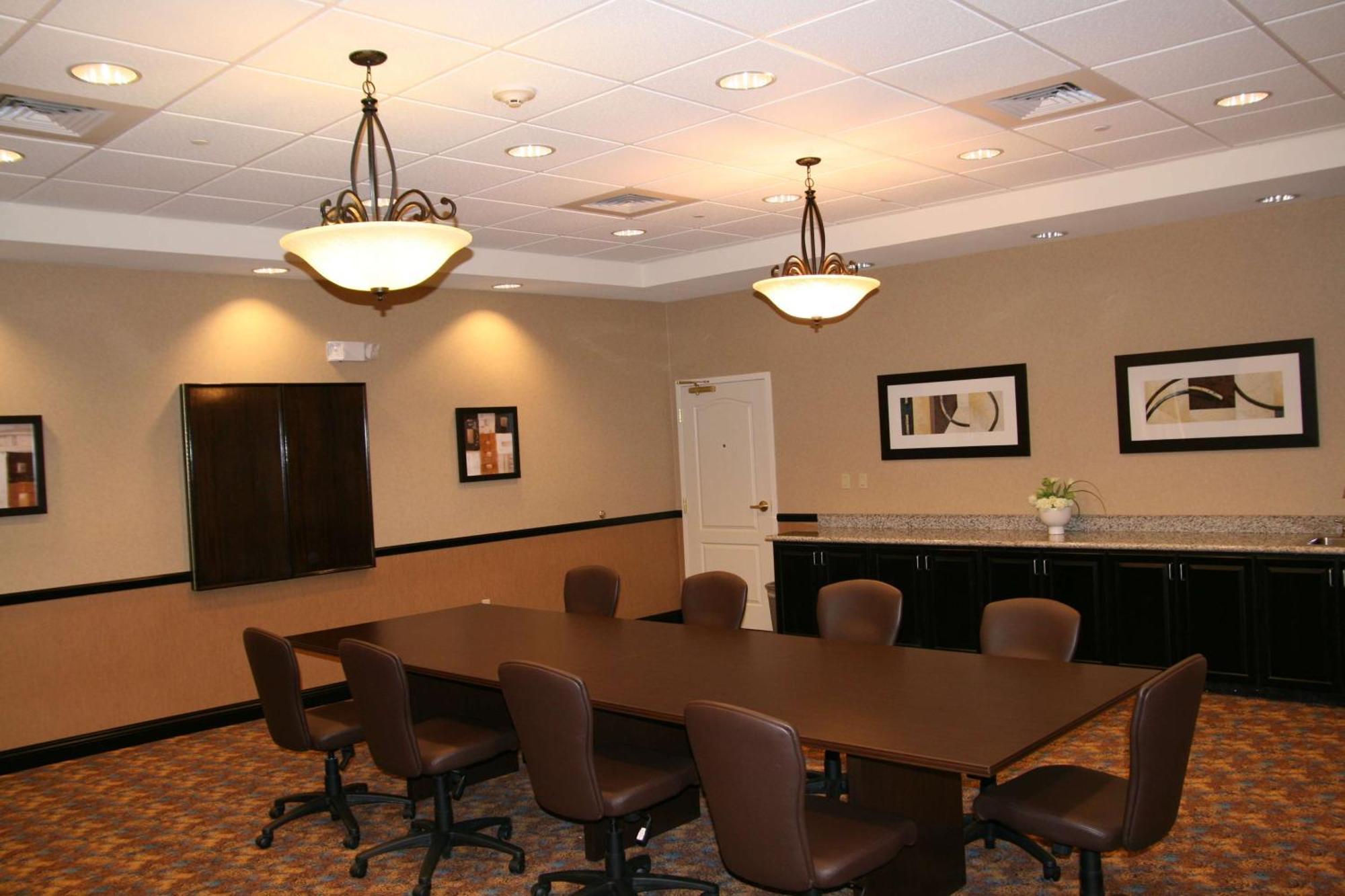 Hampton And Hotel 3*